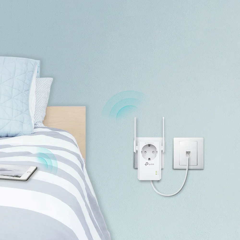 TP-Link WiFi Extender N300 V6 (TL-WA860RE) TL-WA860RE τοποθετημένο σε πρίζα δίπλα στο κρεβάτι