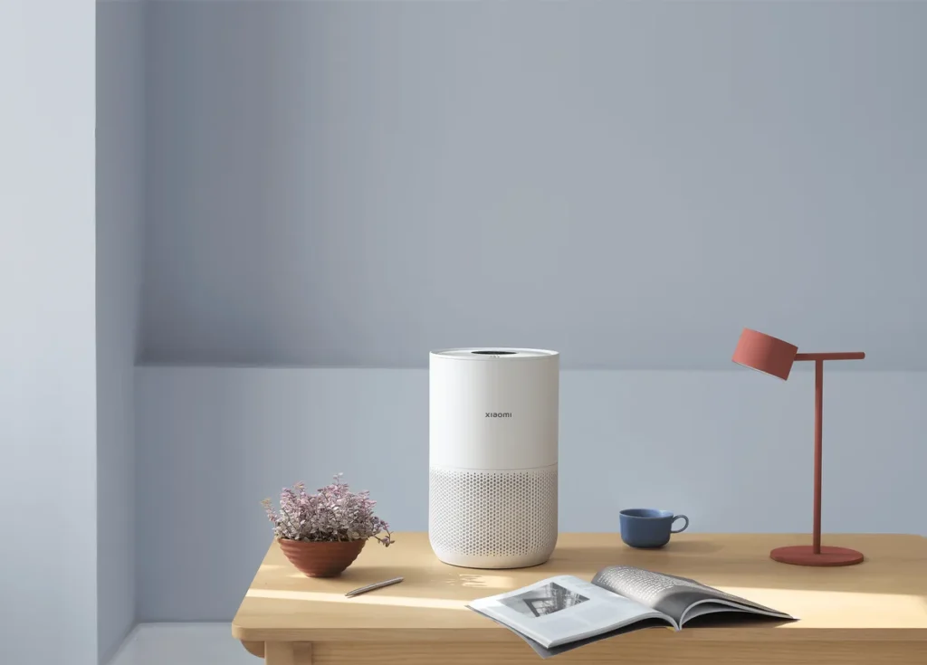 Xiaomi Smart Air Purifier 4 Compact σε γραφείο σπιτιού