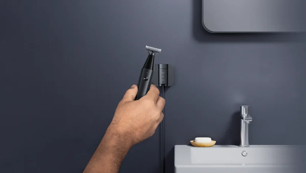Xiaomi Mi Uniblade Trimmer Black EU (BHR7052EU) Το UniBlade στη βάση τοίχου στο μπάνιο