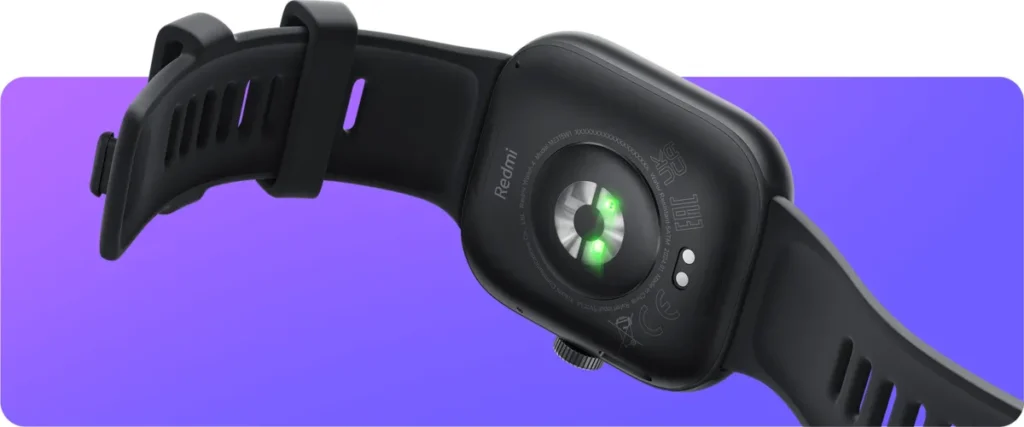 Redmi Watch 4 σε μαύρο χρώμα με τον αισθητήρα παλμών στο πίσω μέρος