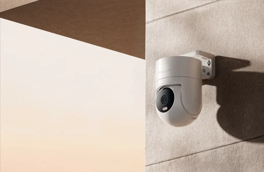 Xiaomi Outdoor Camera CW300 σε εξωτερικό τοίχο