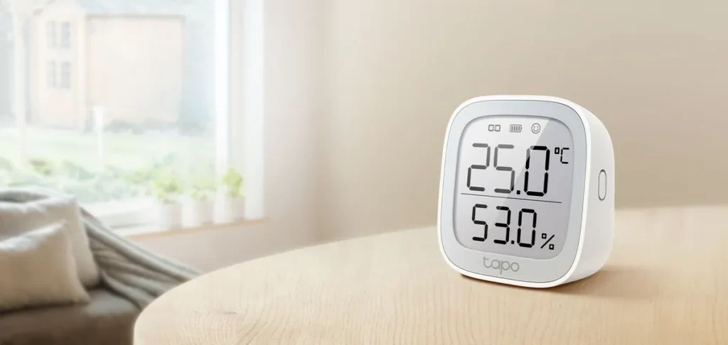 TP-LINK Tapo Smart Temperature and Humidity Monitor (TAPO T315) Tapo T315 σε έπιπλο