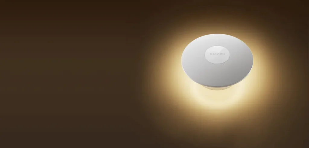 Το απαλό φως του Xiaomi Night Light 3 στο σκοτάδι
