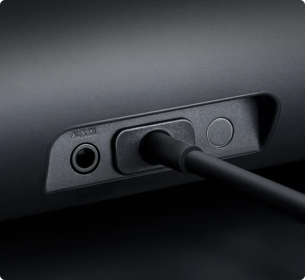 Θύρα AUX 3,5 mm και καλώδιο USB στο πίσω μέρος του Xiaomi Desktop Speaker