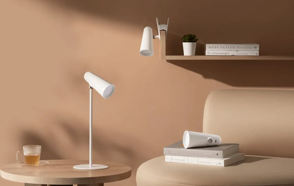 Xiaomi Flexible Rechargeable Lamp (BHR8959GL) Xiaomi Flexible Rechargeable Lamp σε σαλόνι
