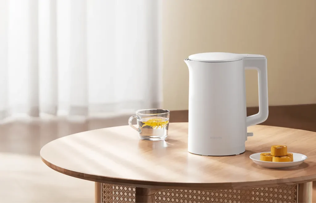 Βραστήρας Xiaomi Electric Kettle 2 Lite σε τραπέζι