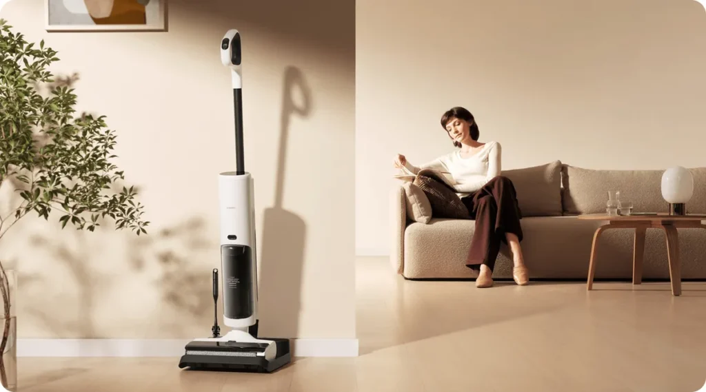 Xiaomi Truclean W20 Wet Dry Vacuum EU Επαναφορτιζόμενο Σκουπάκι Stick 21.6V (BHR8833EU) Truclean W20 στη βάση αυτοκαθαρισμού και φόρτισης