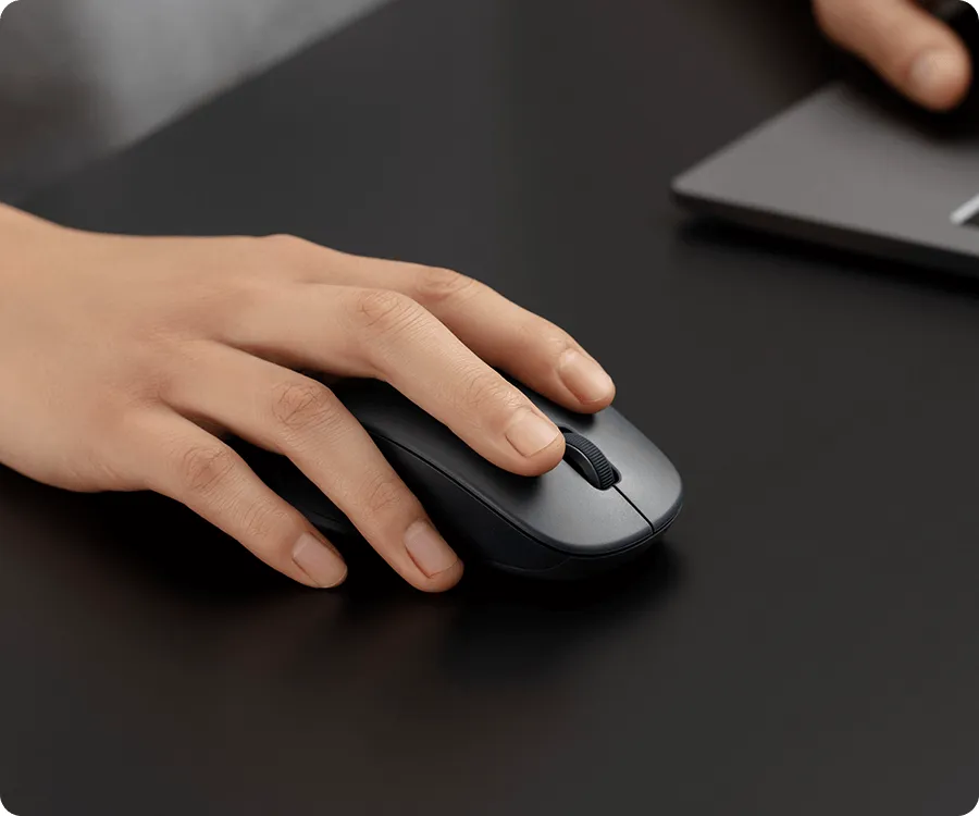 Χέρι στο Xiaomi Dual-mode Wireless Mouse 2 μαύρο