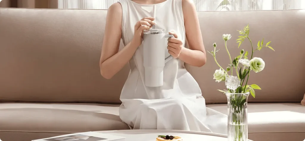 Xiaomi Straw Thermo Mug 1L, White EU (BHR9540GL) Χαλάρωση με την κούπα Xiaomi Straw Mug