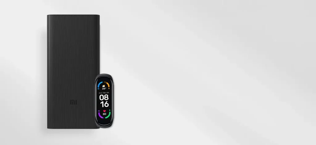 Το Xiaomi 18W Power Bank 30000mAh με smart band σε λειτουργία χαμηλού ρεύματος