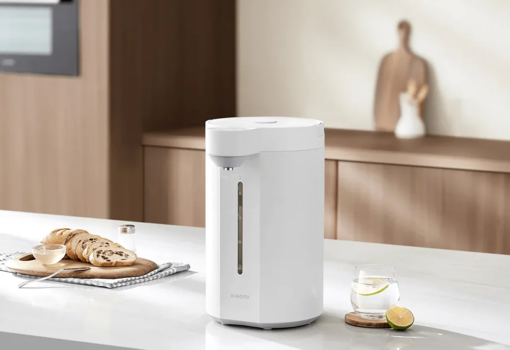 Xiaomi Smart Electric Hot Water Dispenser 5L στον πάγκο της κουζίνας