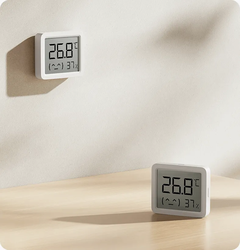 Xiaomi Smart Temperature and Humidity Monitor 3 Mini (QBH4312GL) Xiaomi Temperature and Humidity Monitor 3 Mini στον τοίχο και σε τραπέζι
