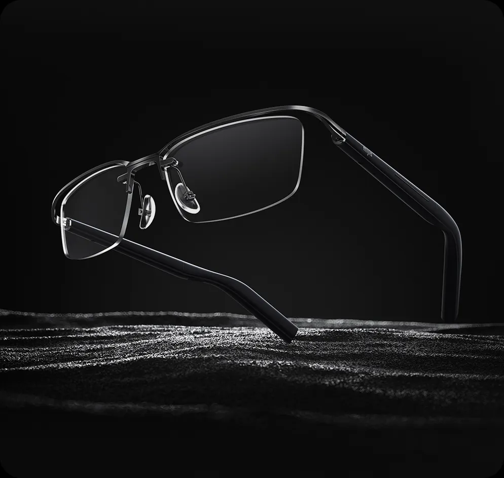 Xiaomi Mijia Smart Audio Glasses Titanium (BHR08VZGL) Mijia Smart Audio Glasses Titanium σε σκούρο φόντο