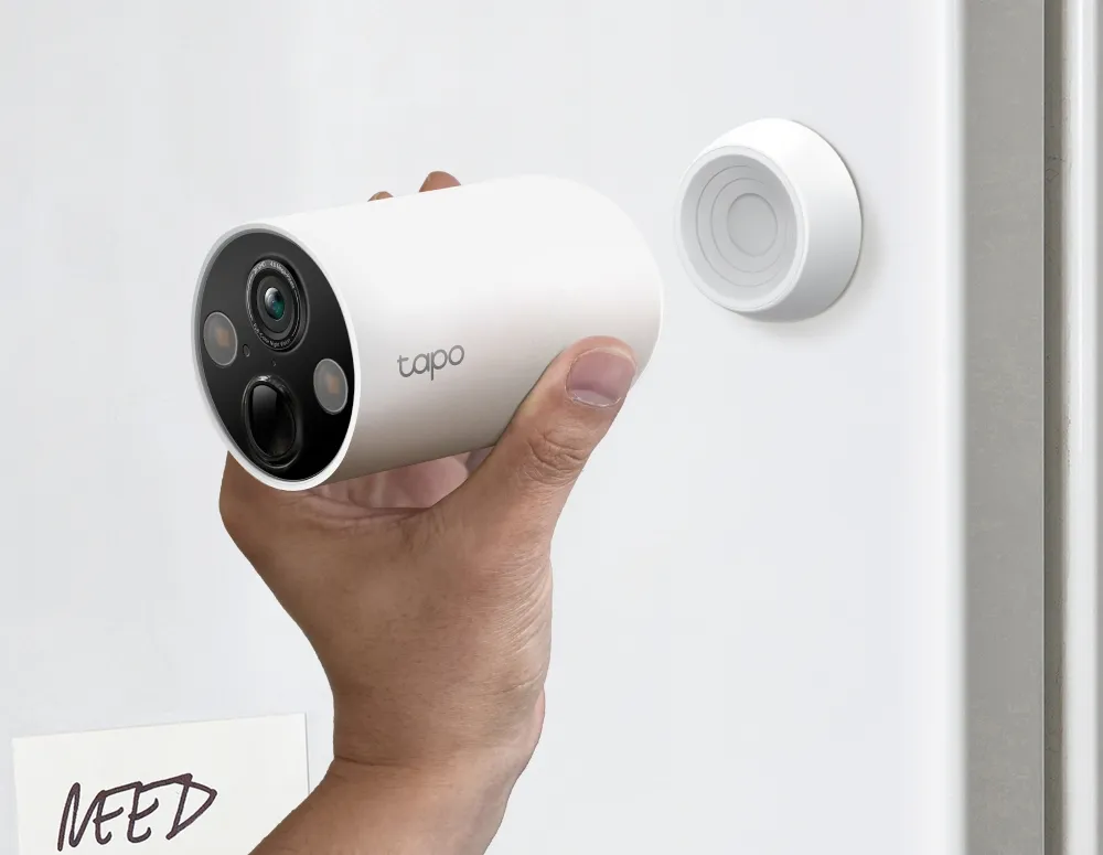 TP-Link Ασύρματη IP Camera Αδιάβροχη Μπαταρίας Tapo C425 V2 (TPC425) Τοποθέτηση της Tapo C425 στη μαγνητική βάση