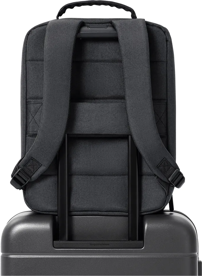 Σακίδιο περασμένο στη λαβή της Xiaomi Luggage Classic Pro