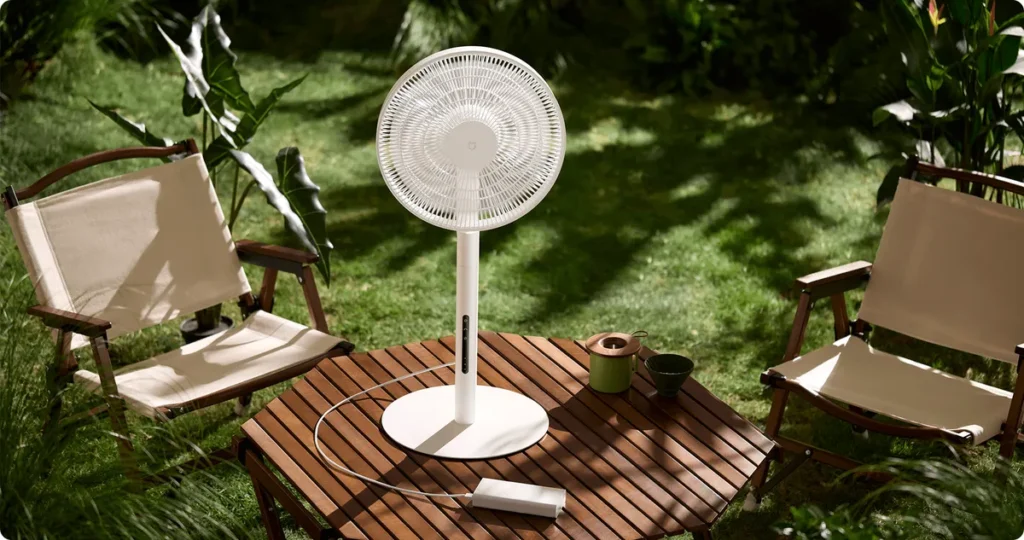 Xiaomi Mijia Smart Standing Fan Pro Slim (BHR08UQEU) Mijia Smart Standing Fan Pro Slim σε εξωτερικό χώρο