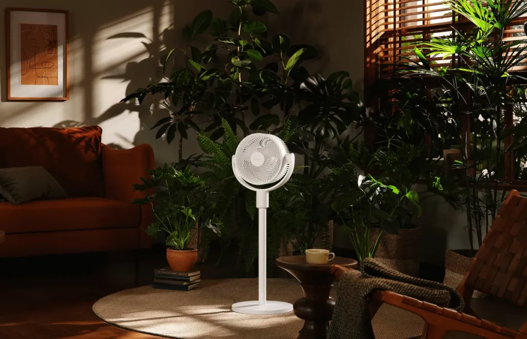 Xiaomi Smart Standing Air Circulation Fan (BHR9849EU) Xiaomi Smart Standing Air Circulation Fan σε σαλόνι