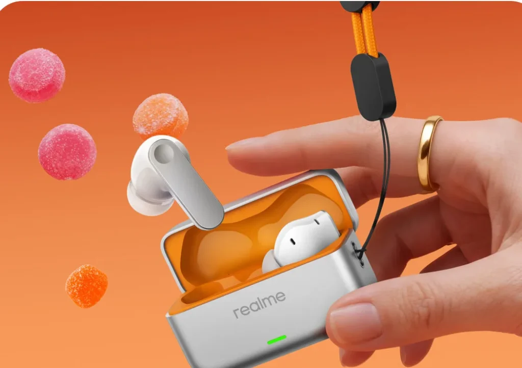 realme Buds T500 Pro σε Orange Mint με ανοιχτή θήκη