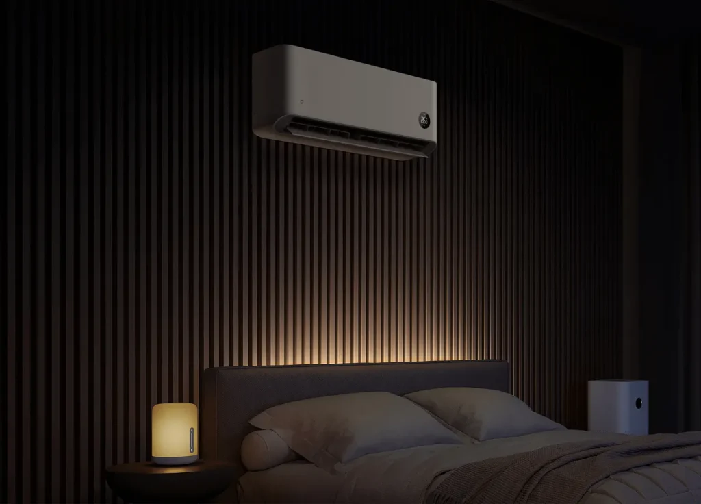 Xiaomi Mijia Pro Eco Κλιματιστικό Inverter 12000 BTU A+++/A++ με WiFi (BPE4412EU/BPE4413EU) Xiaomi Mijia Pro Eco σε υπνοδωμάτιο τη νύχτα