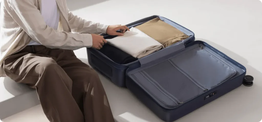 Xiaomi Expandable Luggage 20'' Blue (BHR9452GL) Πακετάρισμα στην επεκτεινόμενη βαλίτσα Xiaomi Expandable Luggage