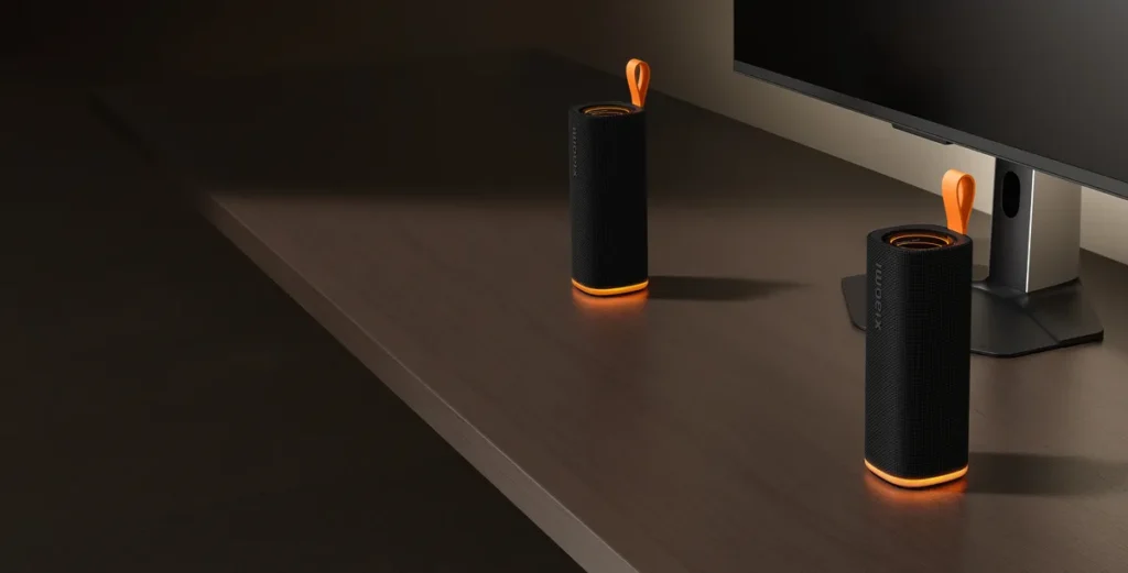 Δύο μαύρα Xiaomi Sound Play ως στερεοφωνικό ζεύγος