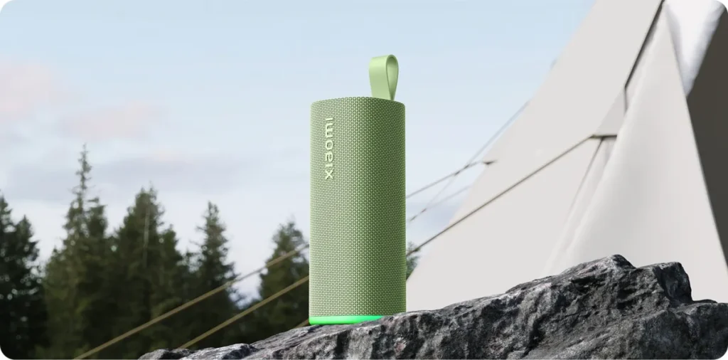 Xiaomi Sound Play σε πράσινο σε κάμπινγκ
