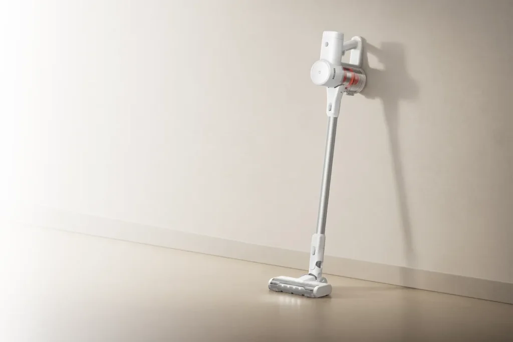 Xiaomi Mijia Vacuum Cleaner 4 C Επαναφορτιζόμενο Σκουπάκι Stick 25.9V (BHR09BXEU) Mijia Vacuum Cleaner 4 C δίπλα σε τοίχο